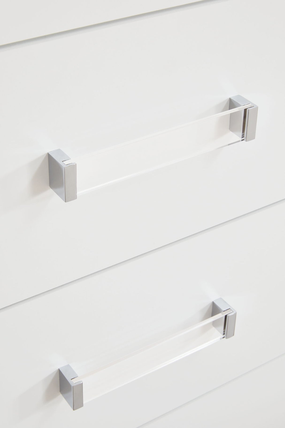 Maeling - Five Drawer Chest