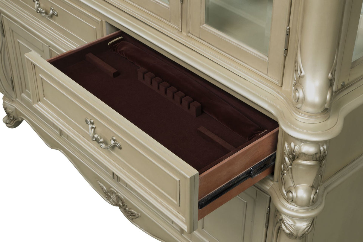 Monique - China Buffet - Champagne