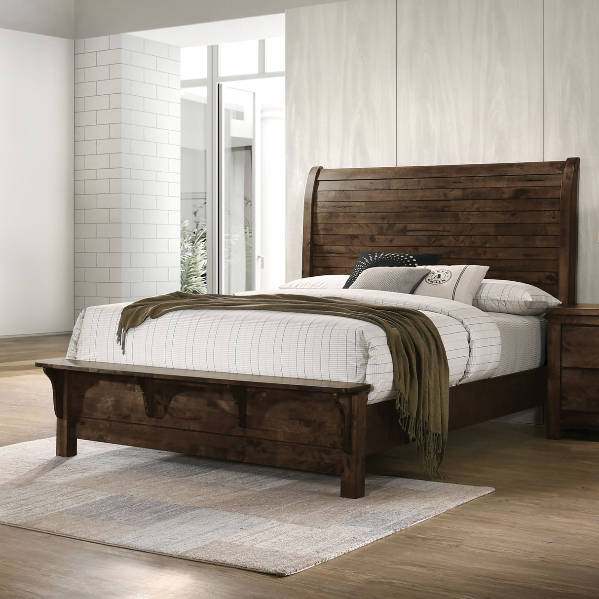 Blue Ridge - Sleigh Bed