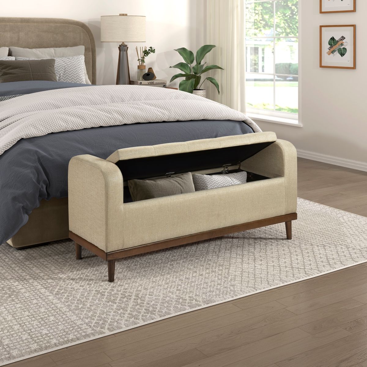 Brigitte - Lift Top Storage Bench