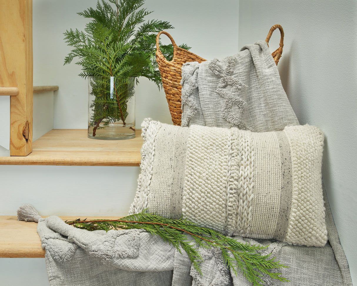 Furniture City - MS - Ashley Furniture - Standon Pillows - Pillow (4/CS) / Gray/White - A1001005