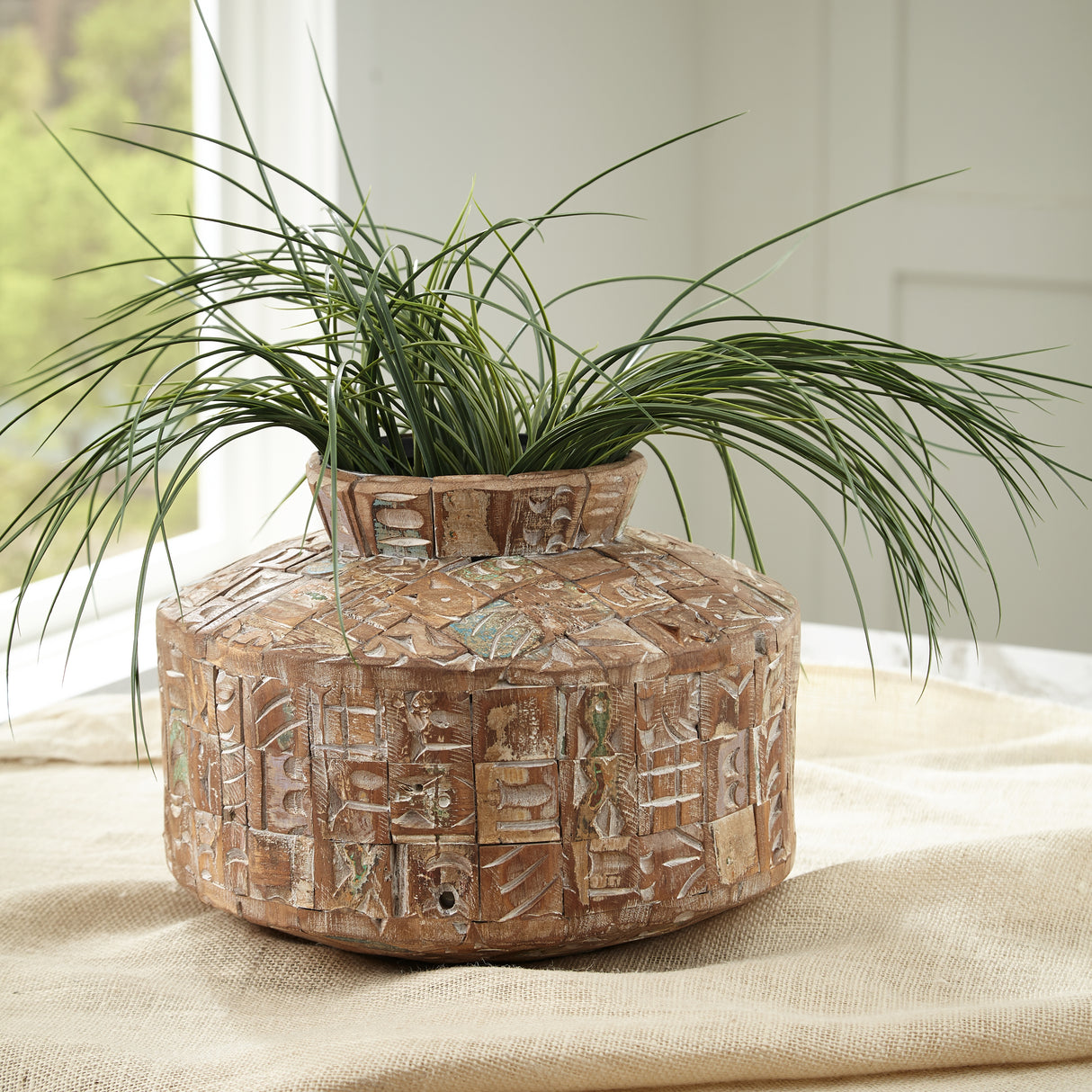 Furniture City - MS - Ashley Furniture - Meltland Vase - Vase / Natural/Black - A2000557