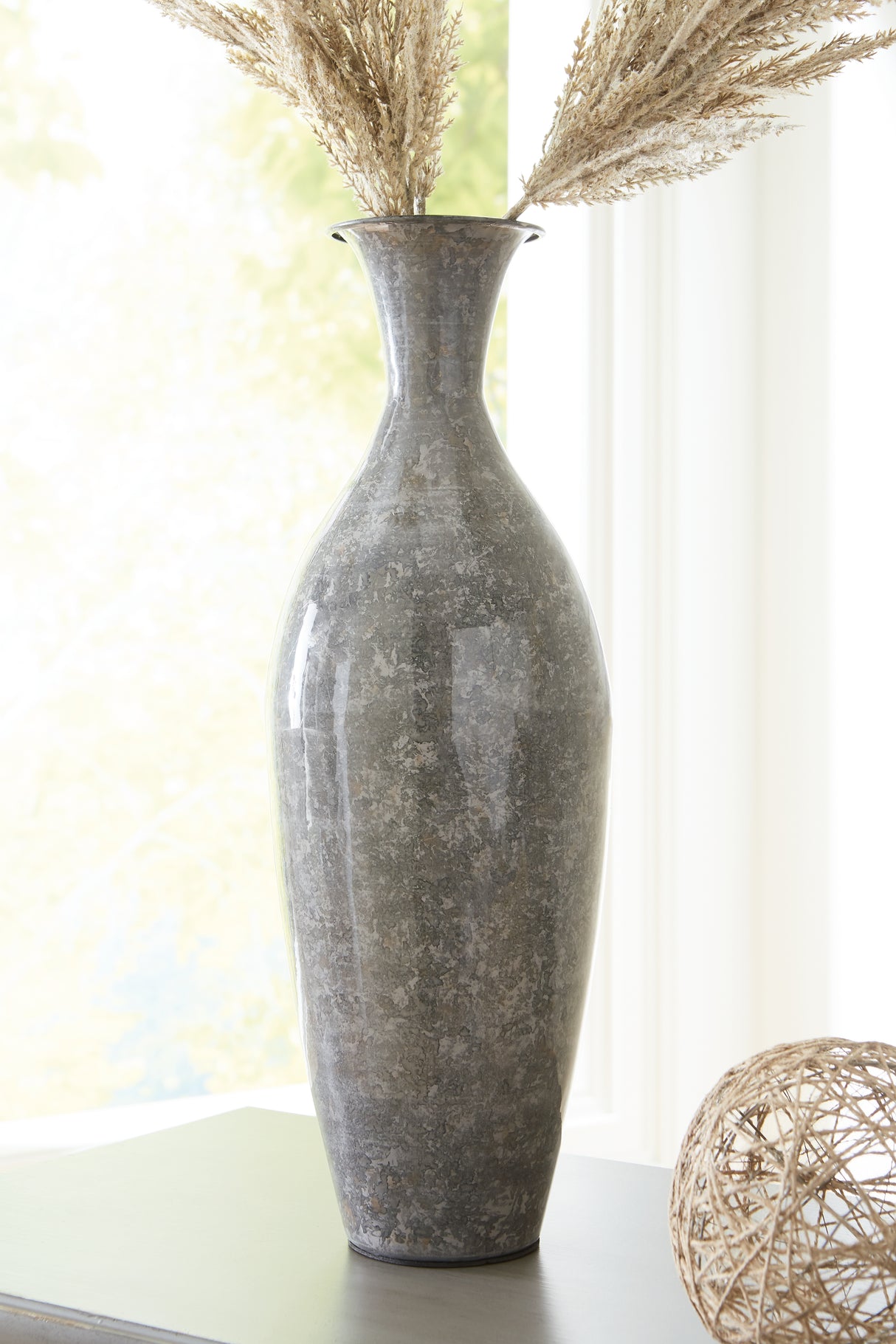 Furniture City - MS - Ashley Furniture - Brockwich Vase - Vase / Antique Gray - A2000589
