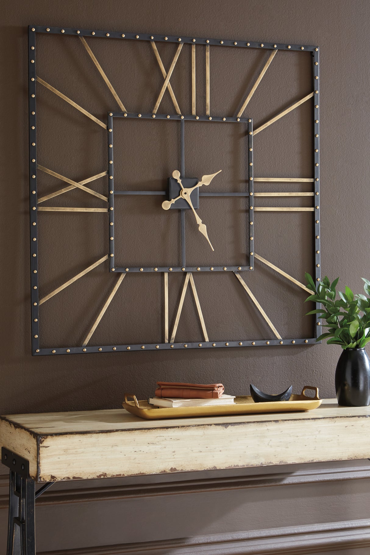 Furniture City - MS - Ashley Furniture - Thames Wall Decor - Wall Clock / Black/Gold Finish - A8010112
