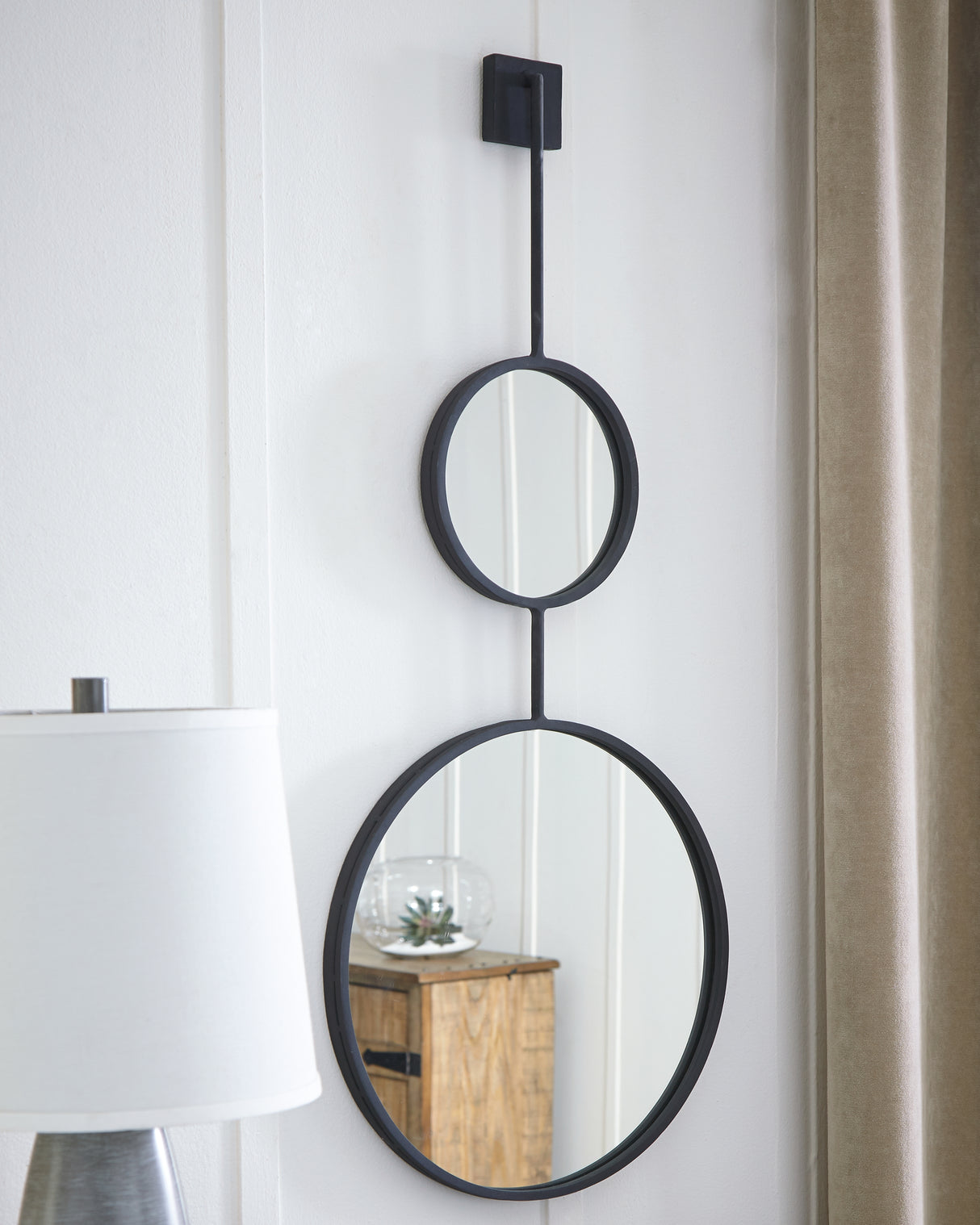 Furniture City - MS - Ashley Furniture - Brewer Mirror - Accent Mirror / Black - A8010166