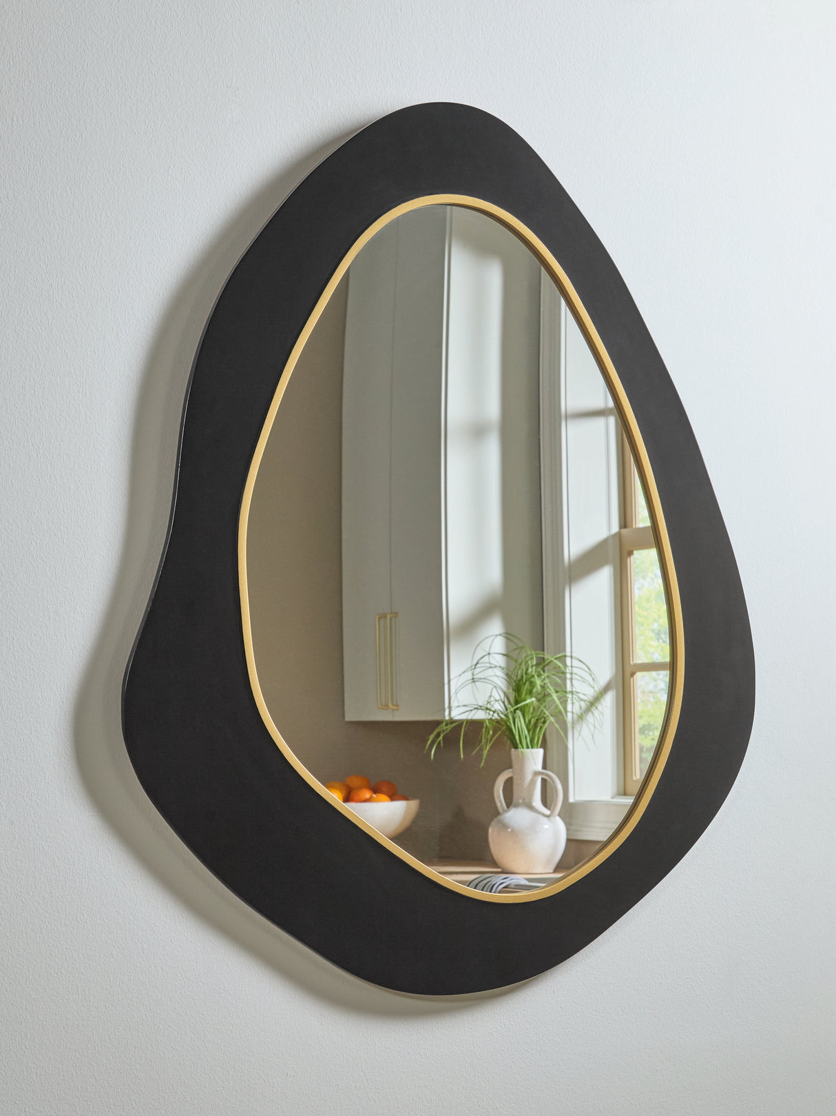 Furniture City - MS - Ashley Furniture - Kierlock Mirror - Accent Mirror / Black/Gold Finish - A8010414