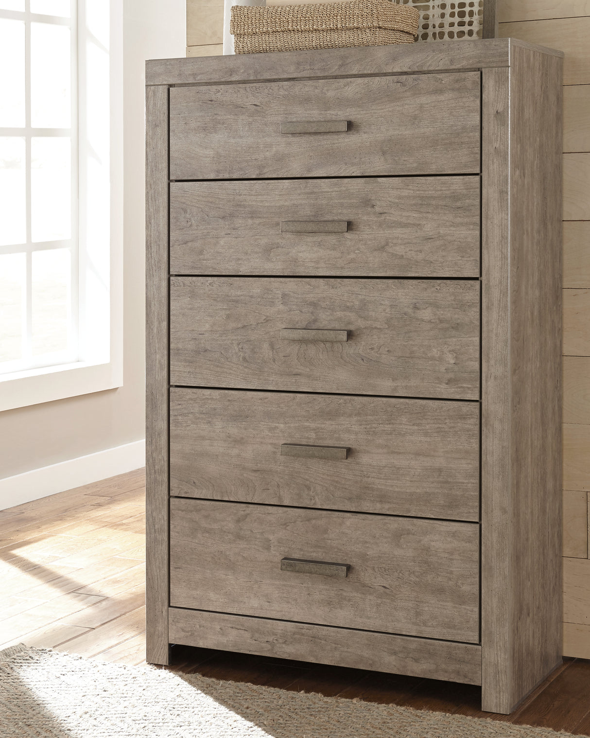 Furniture City - MS - Ashley Furniture - Culverbach Bedroom - Five Drawer Chest / Gray - B070-46