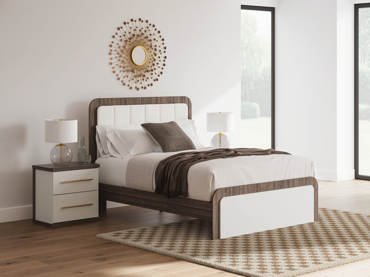 Furniture City - MS - Ashley Furniture - Kendanport Bedroom - Queen Upholstered Bed / White/Brown - PCB1108B7