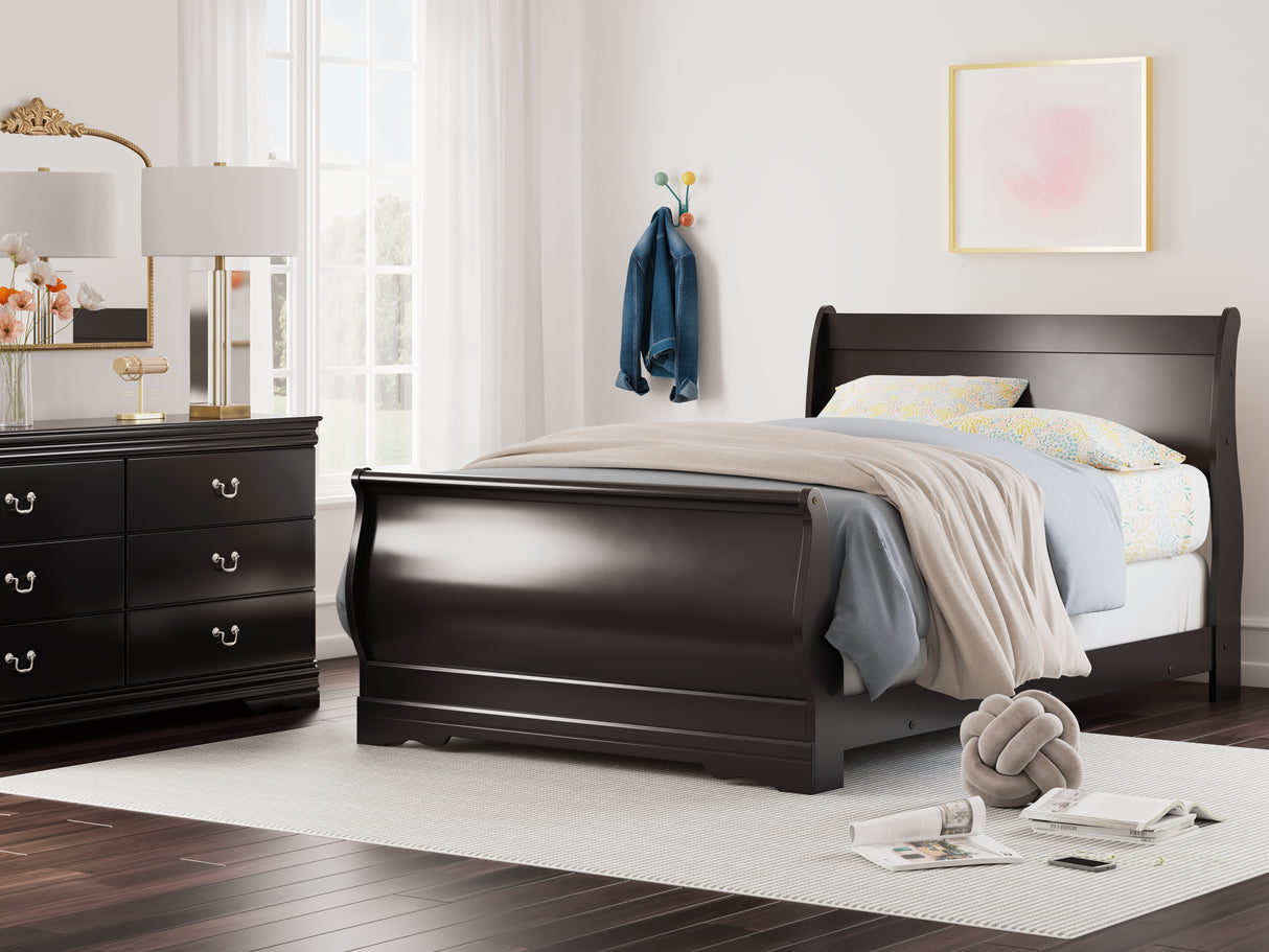 Furniture City - MS - Ashley Furniture - Huey Vineyard Bedroom - Full Sleigh Bed / Black - B128B9