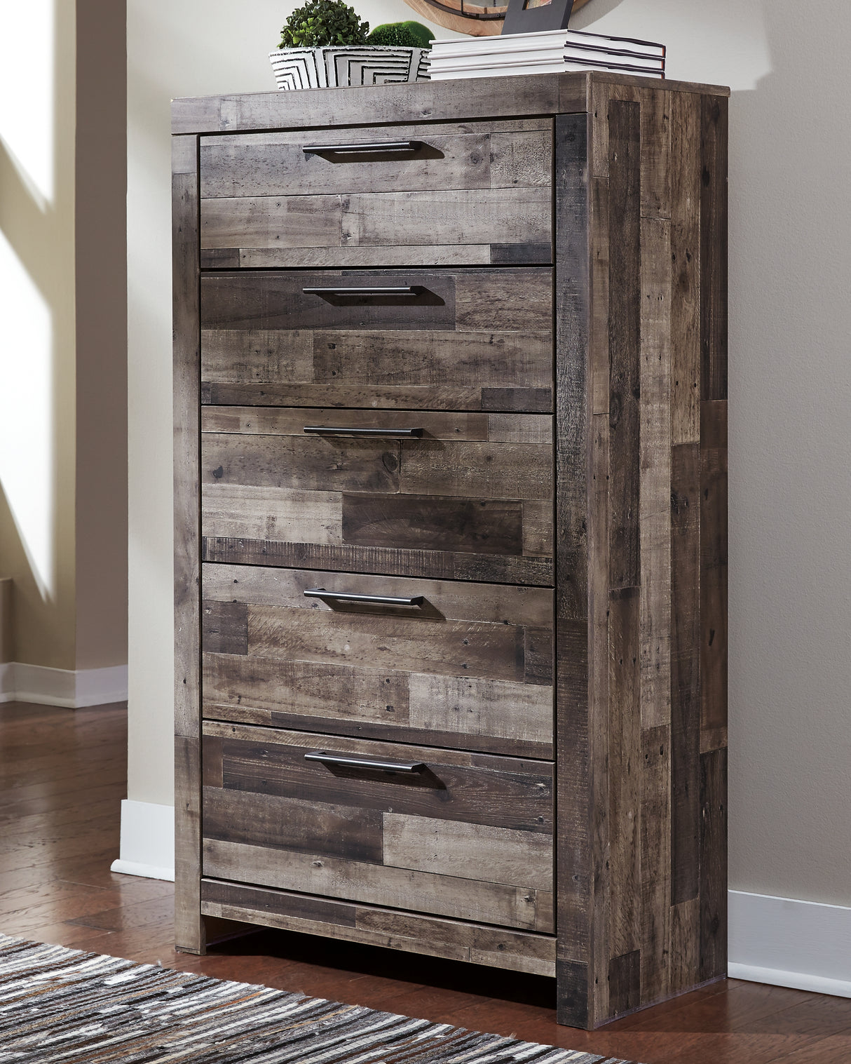Furniture City - MS - Ashley Furniture - Derekson Bedroom - Five Drawer Chest / Multi Gray - B200-46