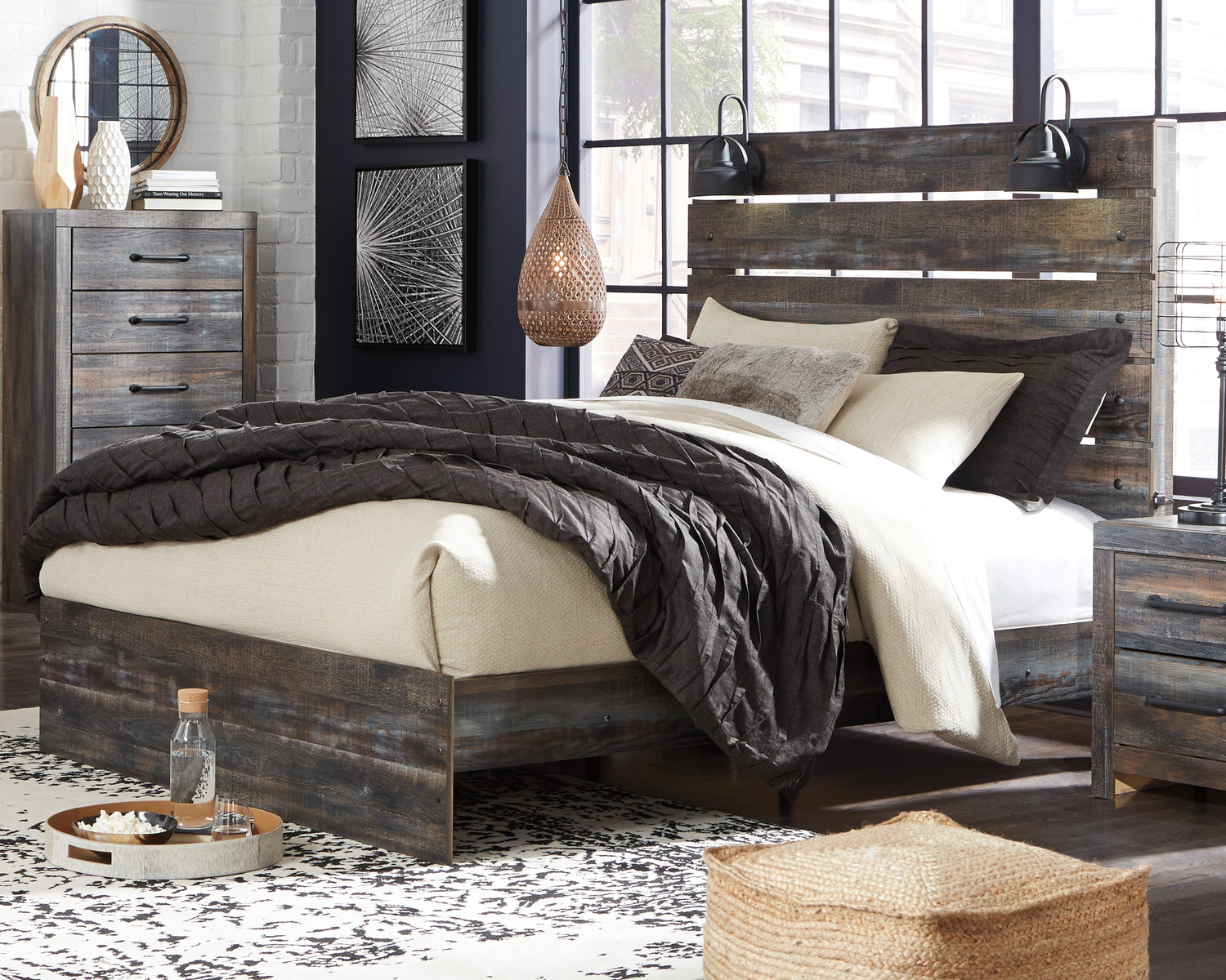 Furniture City - MS - Ashley Furniture - Drystan Bedroom - Queen Panel Bed / Multi - B211B4
