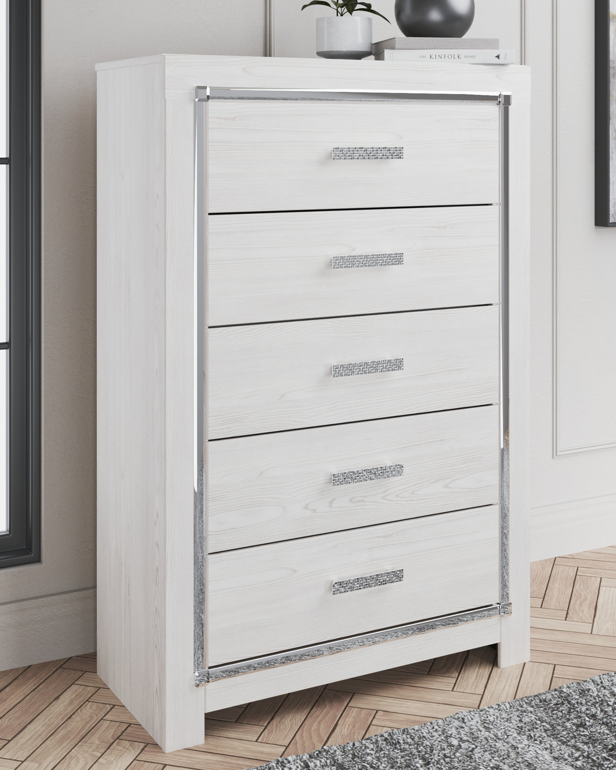 Furniture City - MS - Ashley Furniture - Altyra Bedroom - Five Drawer Chest / White - B2640-46