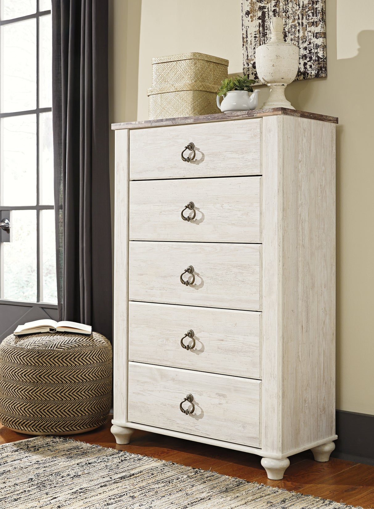 Furniture City - MS - Ashley Furniture - Willowton Bedroom - Five Drawer Chest / Whitewash - B267-46