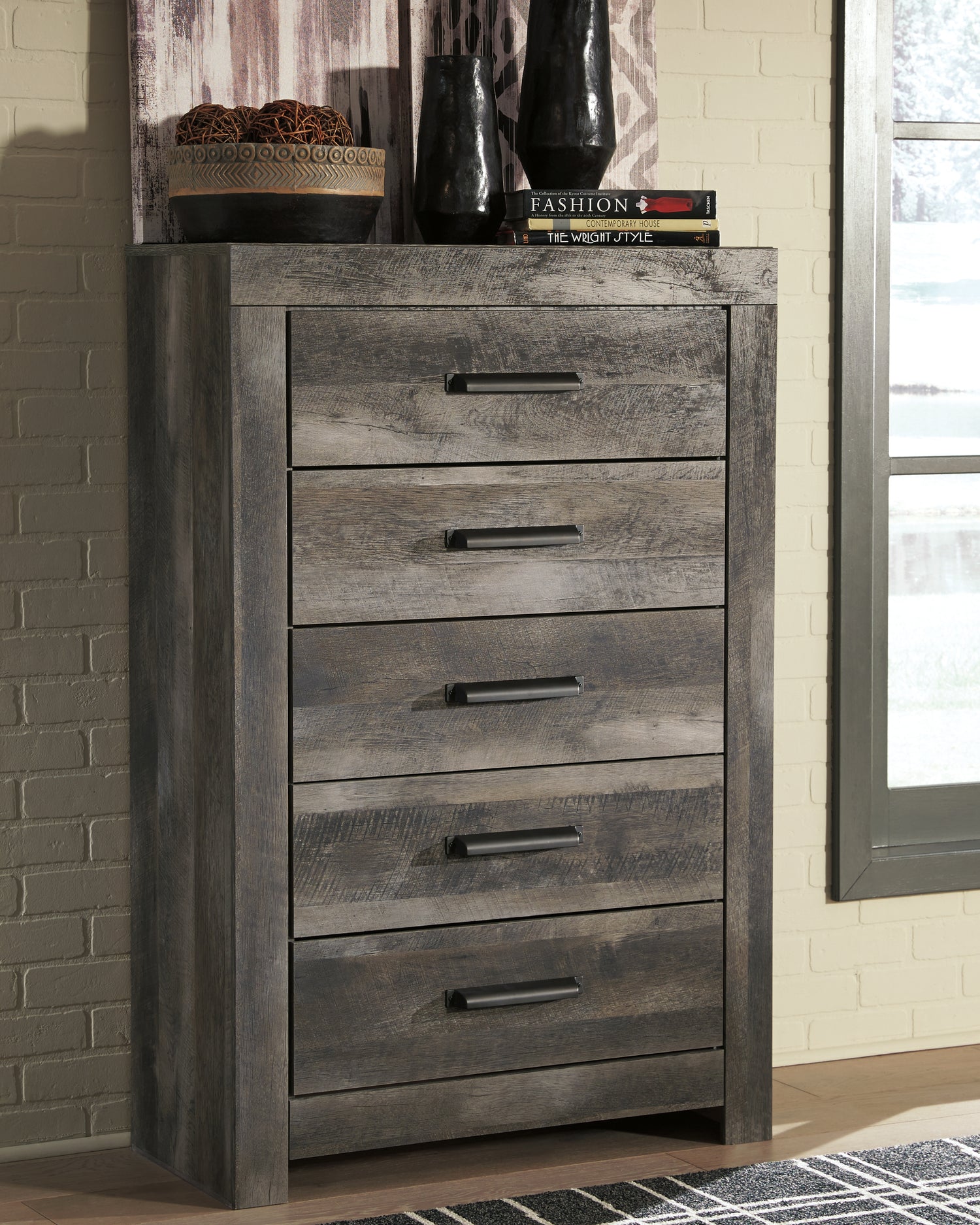 Furniture City - MS - Ashley Furniture - Wynnlow Bedroom - Five Drawer Chest / Gray - B440-46