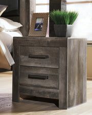 Furniture City - MS - Ashley Furniture - Wynnlow Bedroom - Queen Upholstered Poster Bed / Gray - B440B7