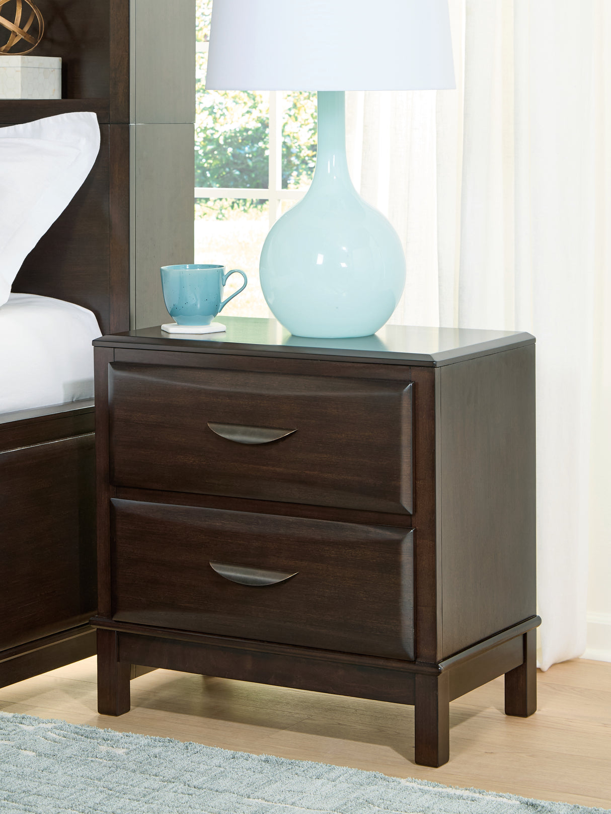 Furniture City - MS - Ashley Furniture - Vanmore Bedroom - Dresser and Mirror / Dark Brown - B479B1