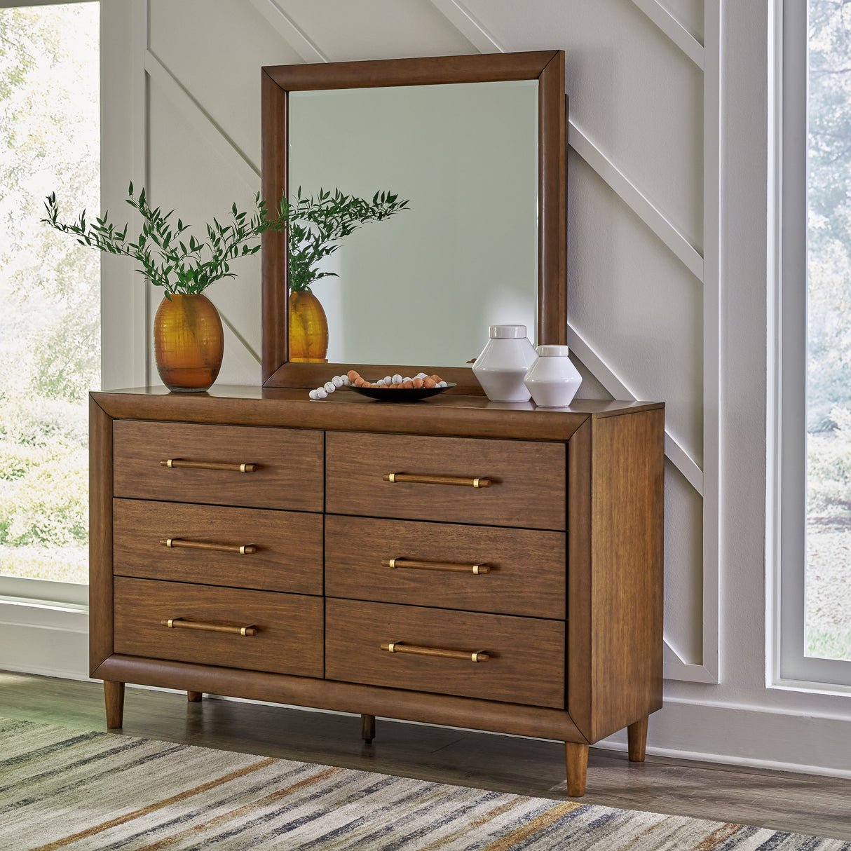 Furniture City - MS - Ashley Furniture - Lyncott Bedroom - Dresser and Mirror / Brown - B615B1