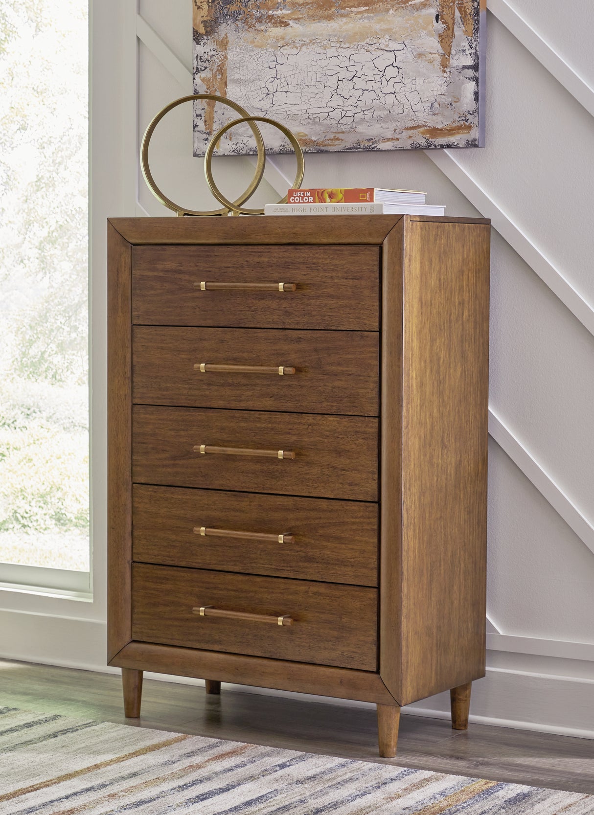 Furniture City - MS - Ashley Furniture - Lyncott Bedroom - Five Drawer Chest / Brown - B615-46