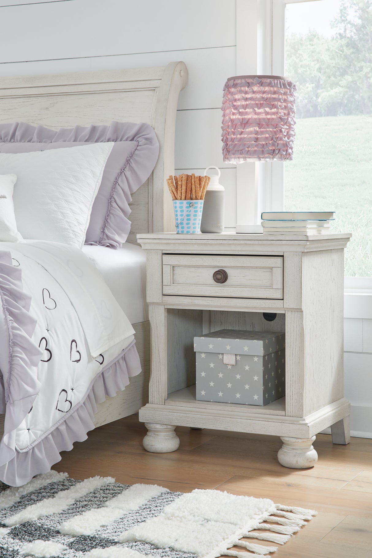 Furniture City - MS - Ashley Furniture - Robbinsdale Bedroom - One Drawer Night Stand / Antique White - B742-91