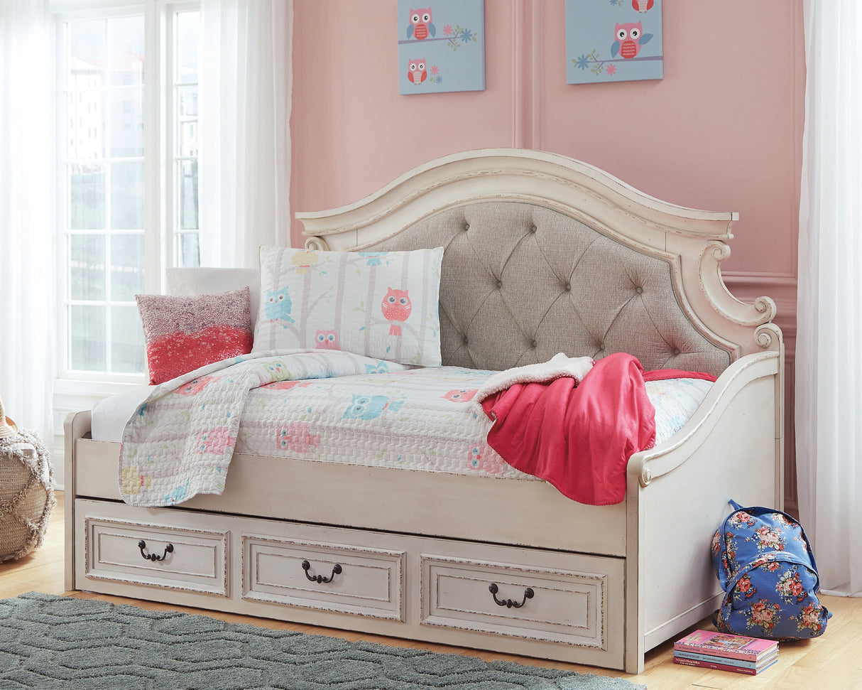 Furniture City - MS - Ashley Furniture - Realyn Bedroom - Twin Day Bed with 1 Large Storage Drawer / Chipped White - B743B15