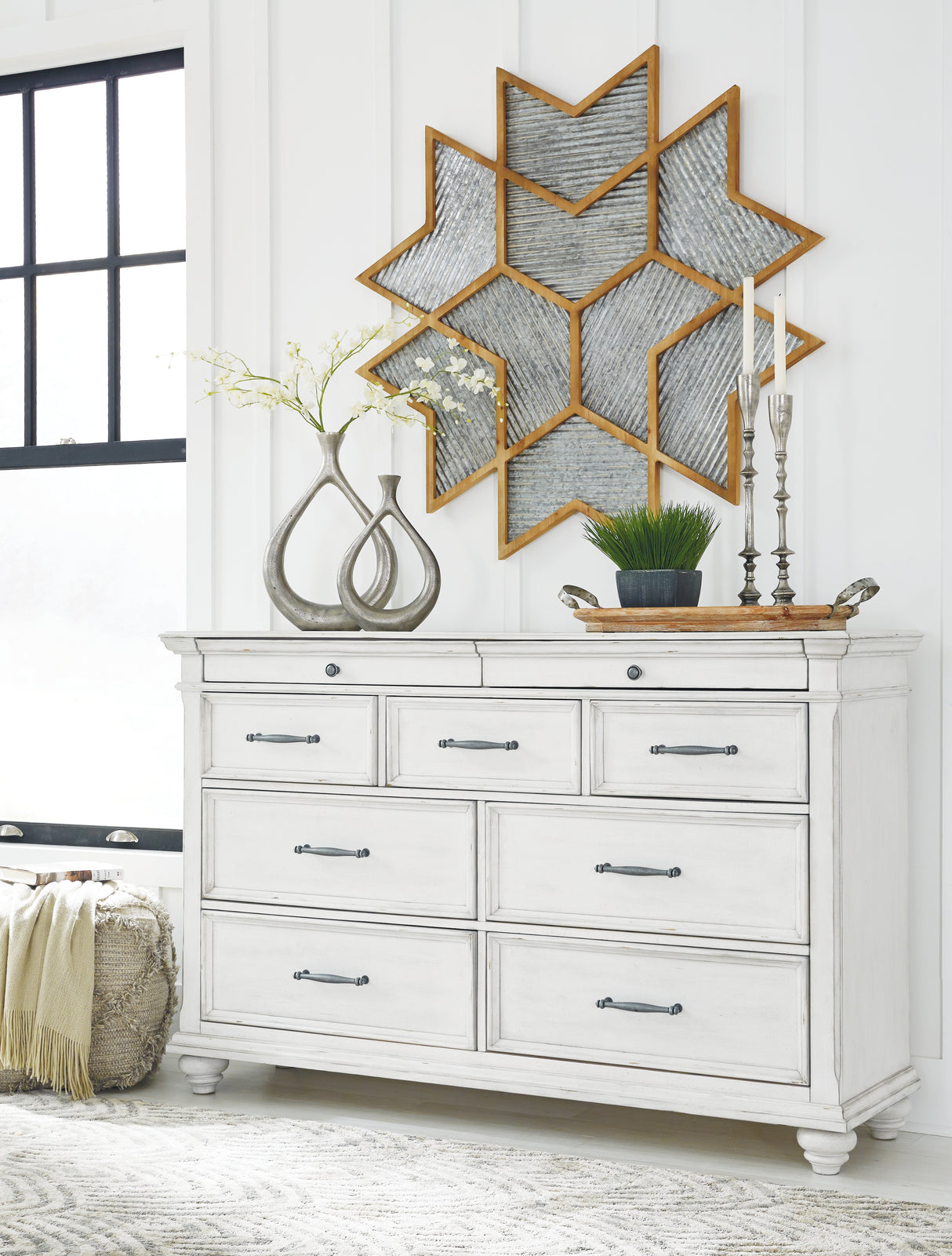 Furniture City - MS - Ashley Furniture - Kanwyn Bedroom - Dresser / Whitewash - B777-31