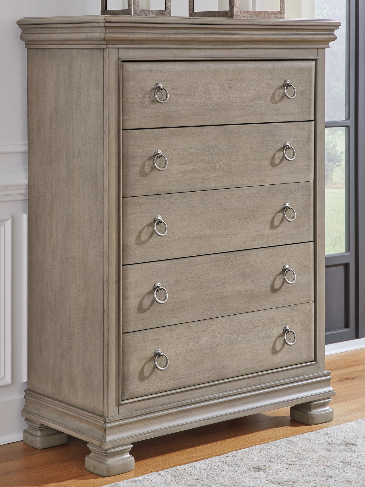 Furniture City - MS - Ashley Furniture - Lexorne Bedroom - Five Drawer Chest / Gray - B924-46