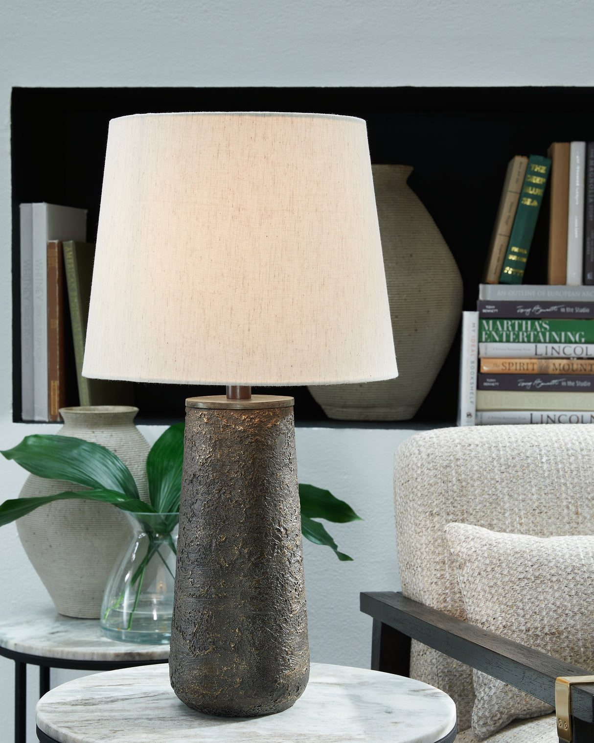 Furniture City - MS - Ashley Furniture - Chaston Lighting - Metal Table Lamp (Set of 2) / Antique Bronze Finish - L204474