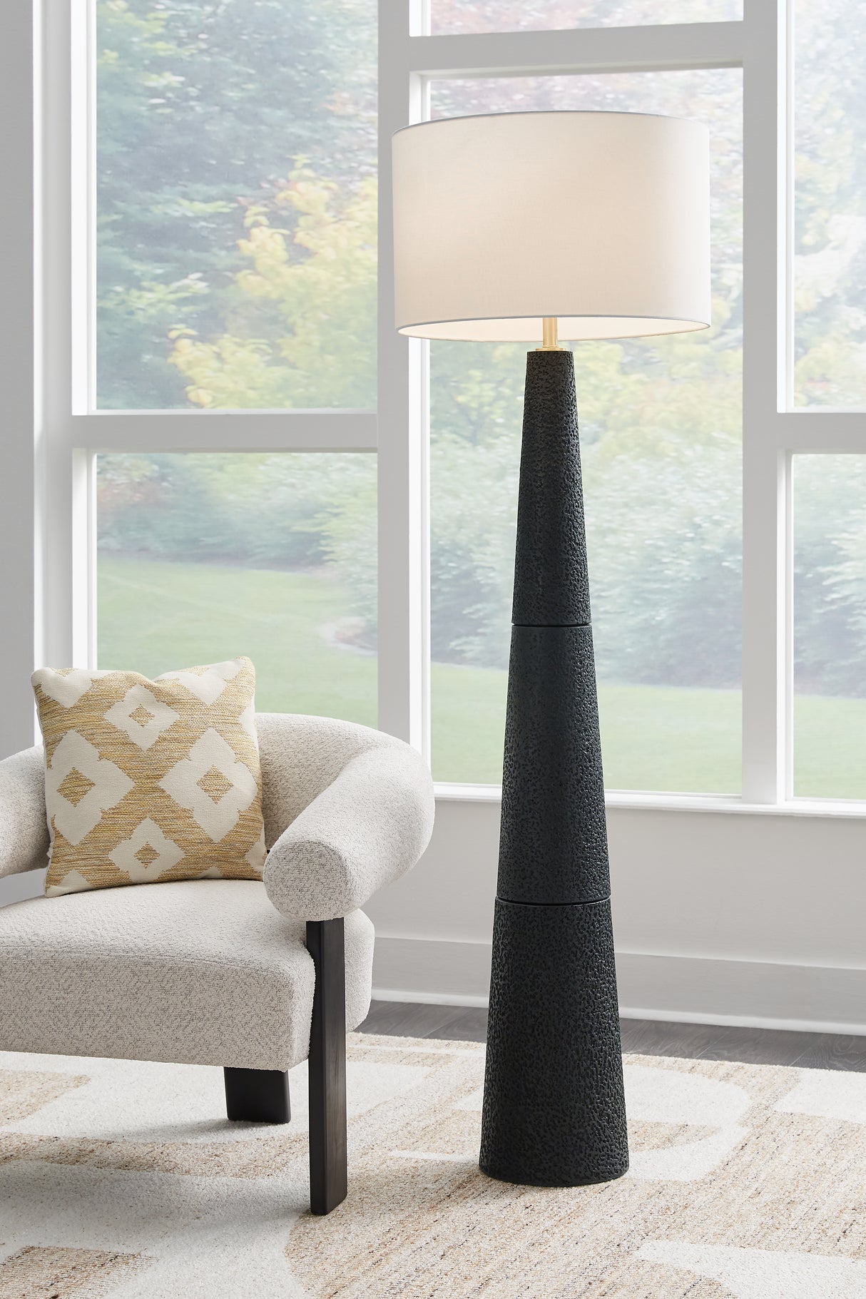 Furniture City - MS - Ashley Furniture - Hallburg Lighting - Poly Floor Lamp (1/CN) / Black - L235761