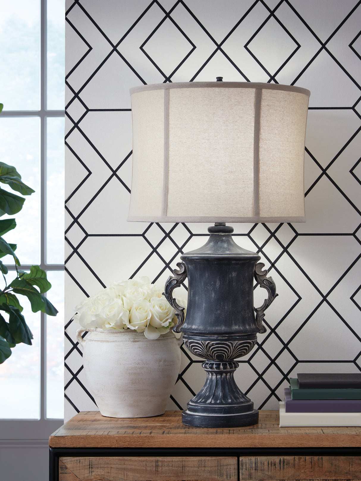 Furniture City - MS - Ashley Furniture - Morvanford Lighting - Poly Table Lamp (1/CN) / Antique Black - L235834