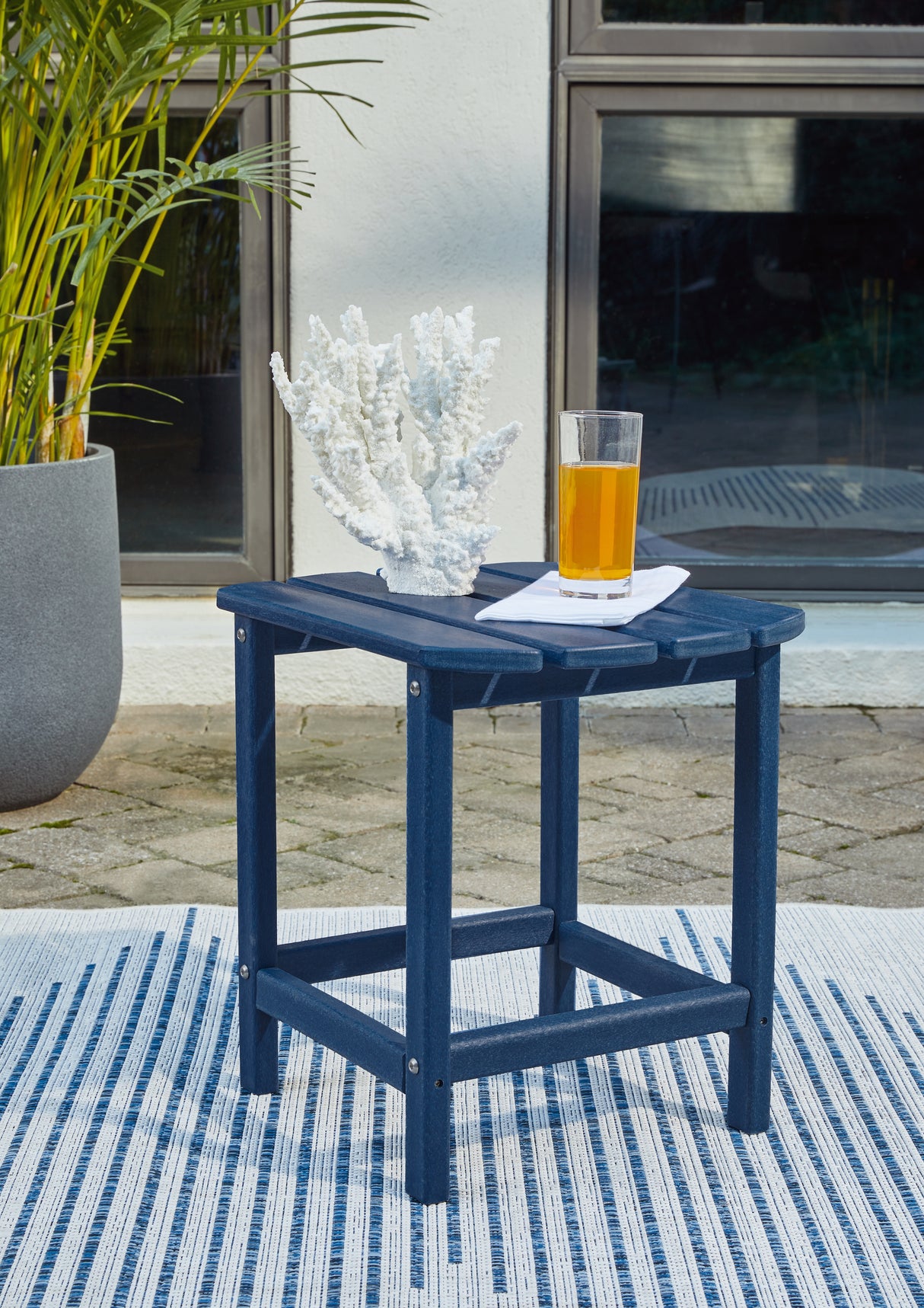 Furniture City - MS - Ashley Furniture - Sundown Treasure Outdoor - End Table / Blue - P009-703