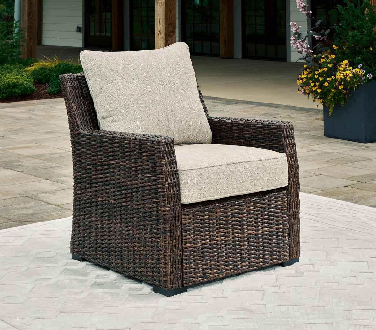 Furniture City - MS - Ashley Furniture - Brook Ranch Outdoor - Lounge Chair w/Cushion (1/CN) / Brown - P465-820