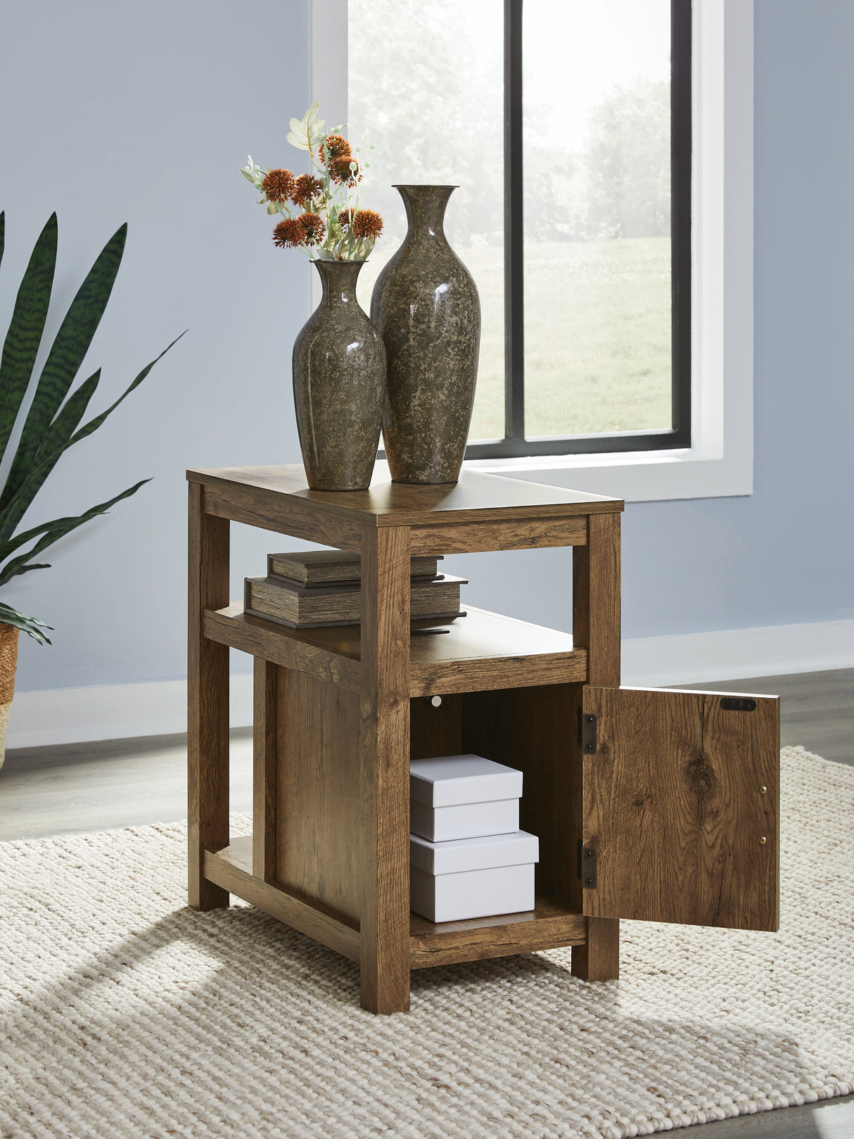 Fendenmore Chairside End Table