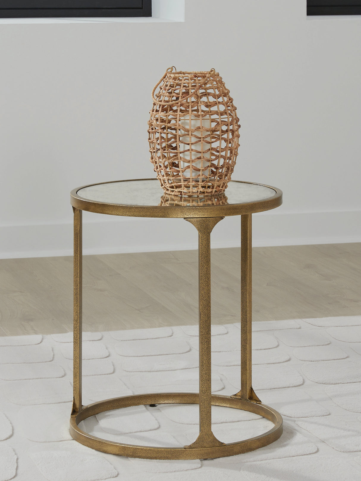 Furniture City - MS - Ashley Furniture - Korajane End Table - Round End Table / Antique Gold - T399-6