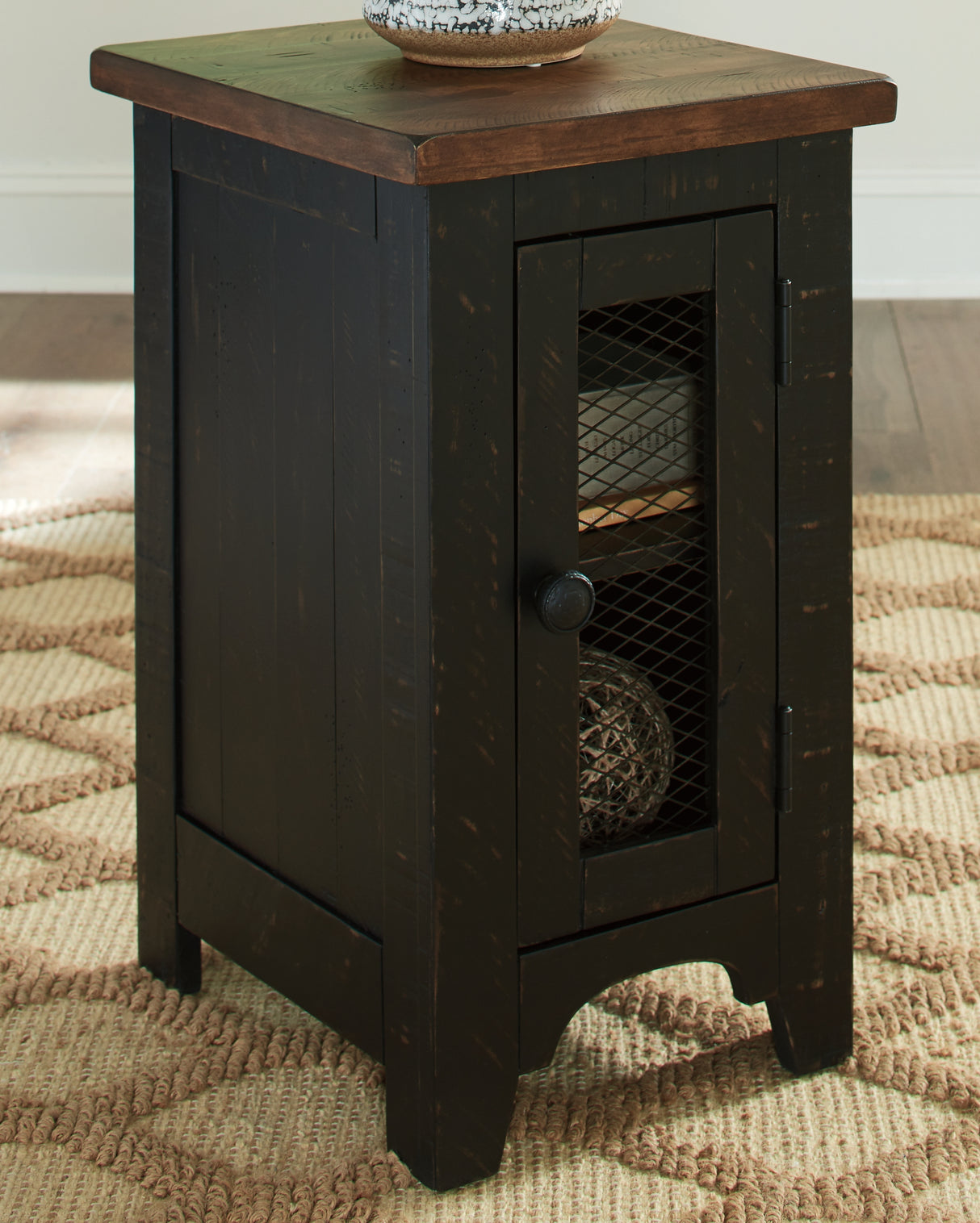 Furniture City - MS - Ashley Furniture - Valebeck Chairside End Table - Chair Side End Table / Black/Brown - T468-7