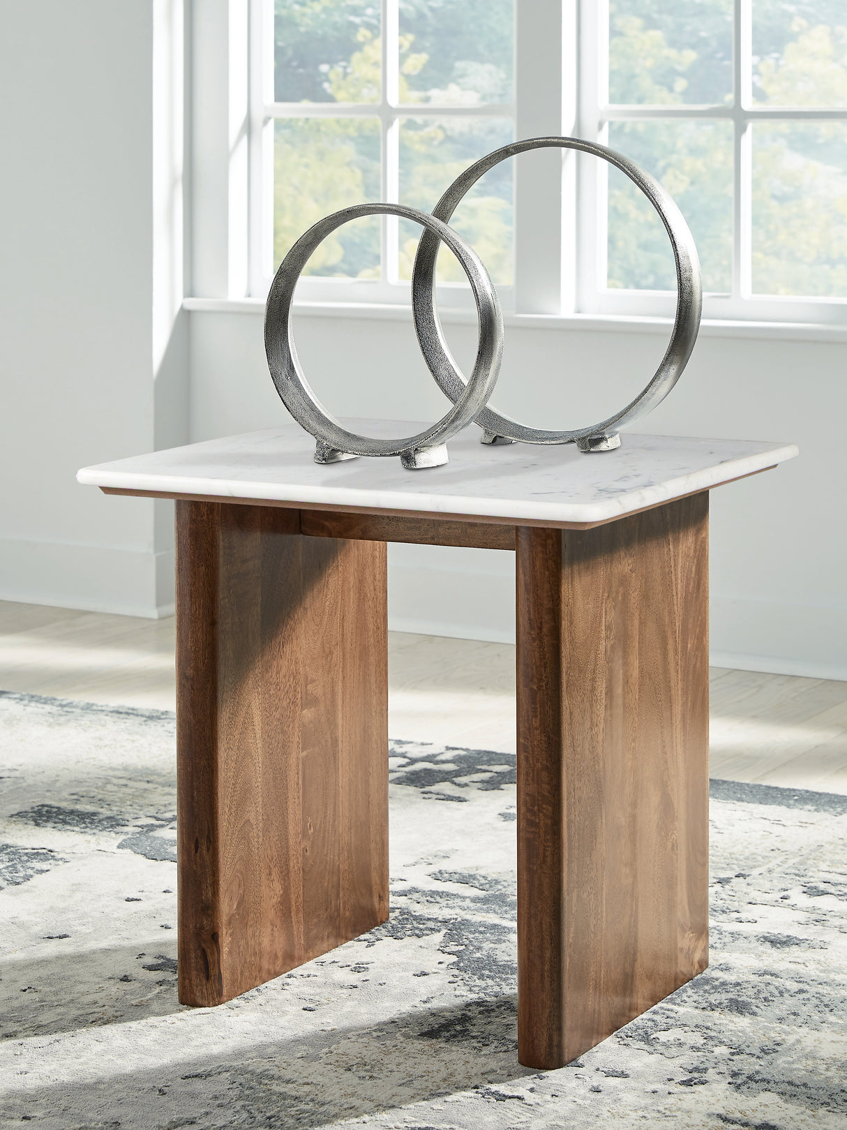 Furniture City - MS - Ashley Furniture - Isanti End Table - Square End Table / Light Brown/White - T662-3