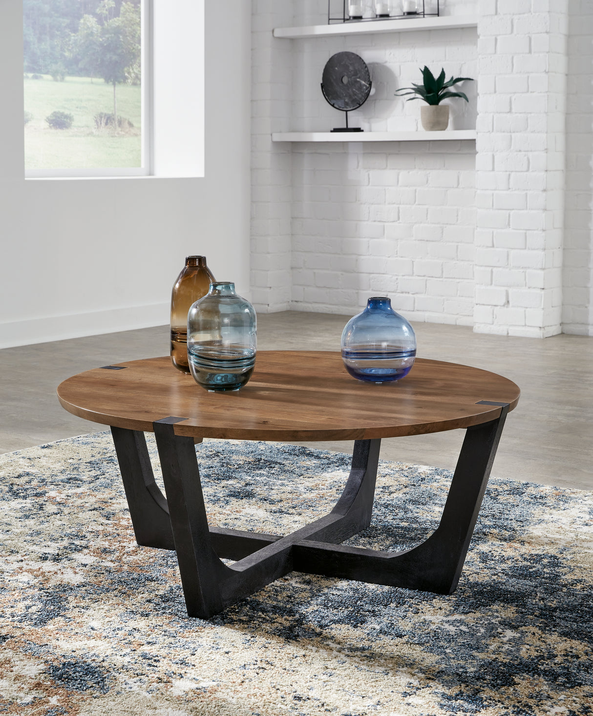 Furniture City - MS - Ashley Furniture - Hanneforth Coffee Table - Round Cocktail Table / Brown/Black - T726-8