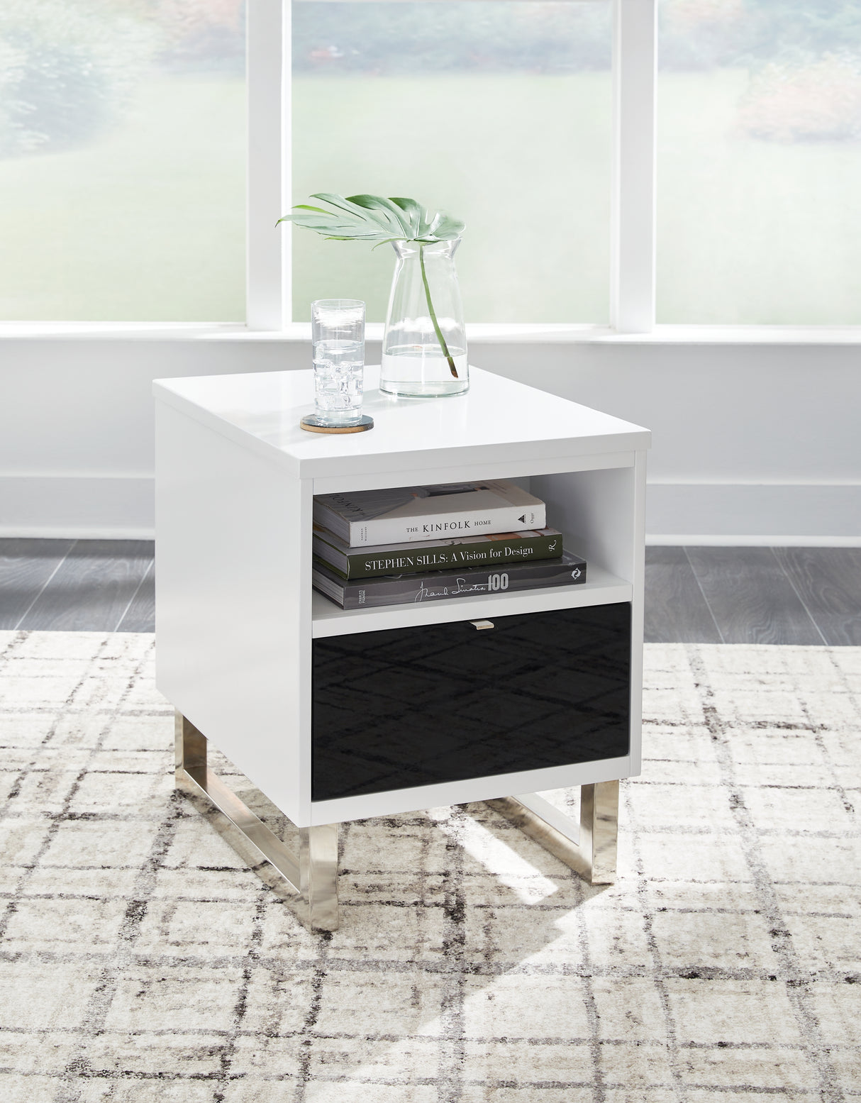 Furniture City - MS - Ashley Furniture - Gardoni Chairside End Table - Chair Side End Table / White/Black - T756-7