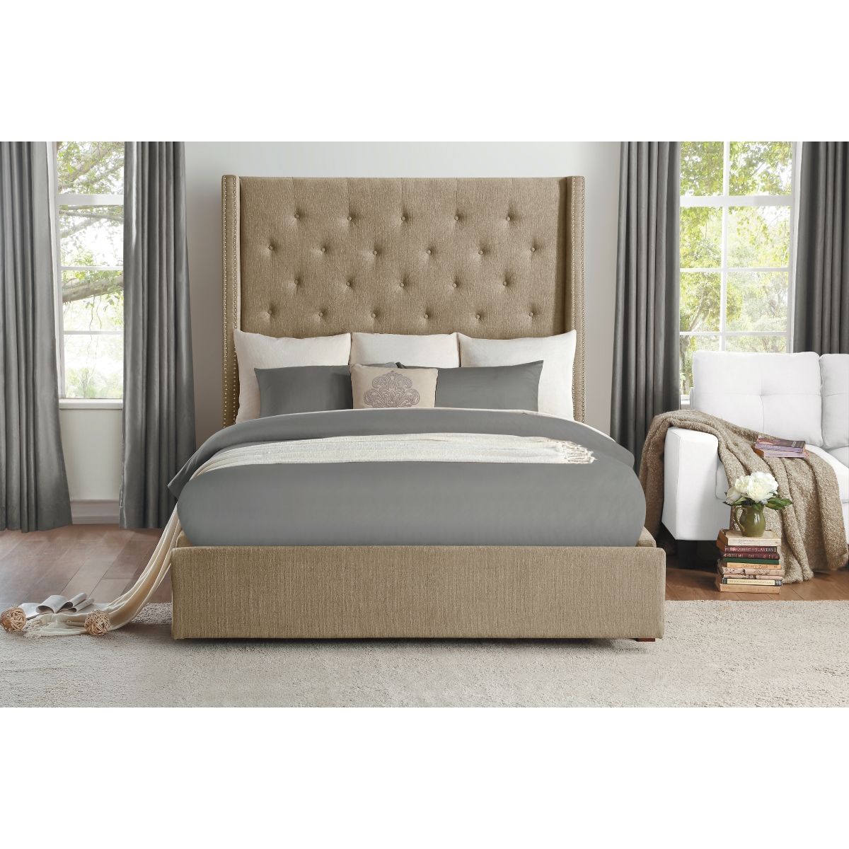 Fairborn - Platform Bed With Storage Footboard