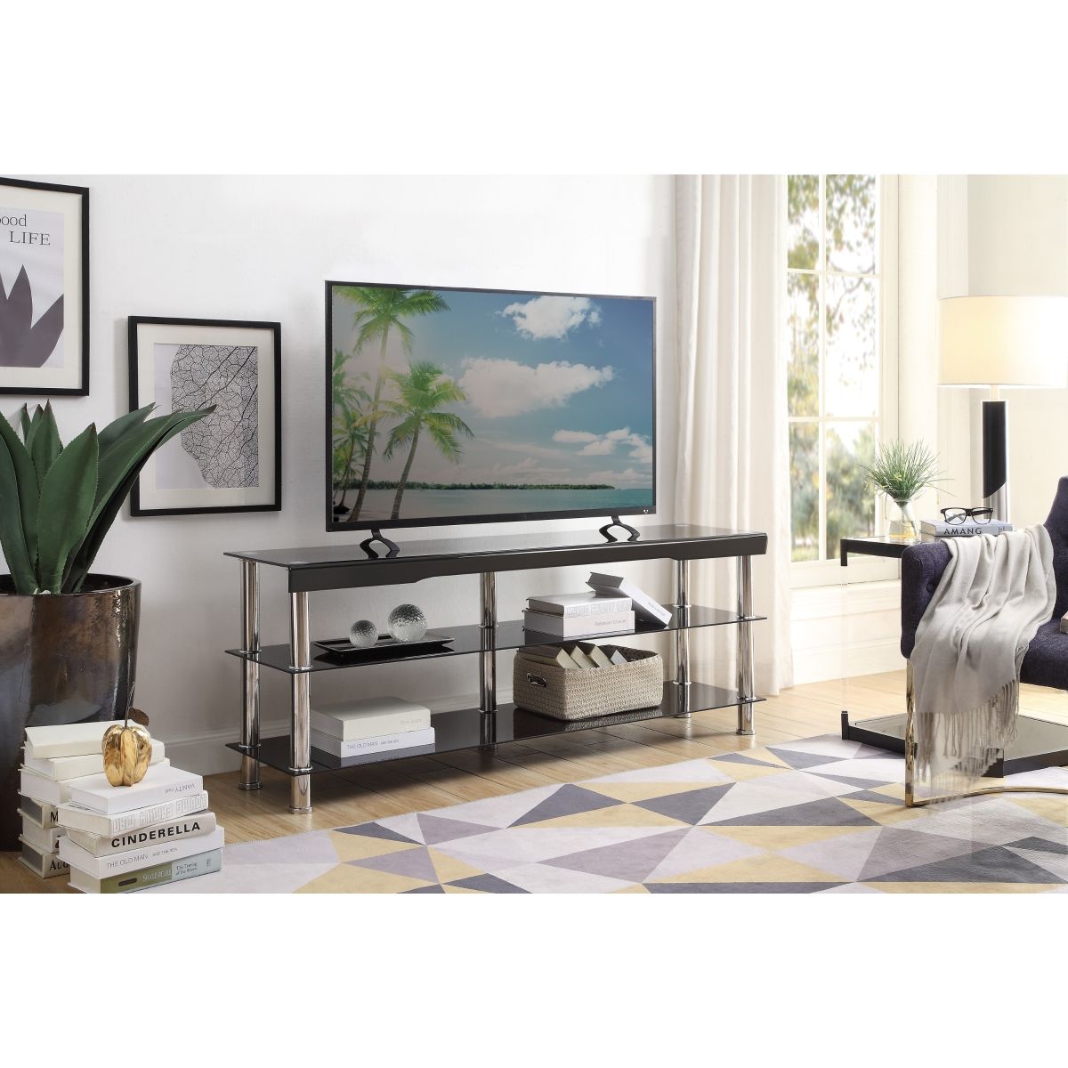 4572 - TV Cabinet