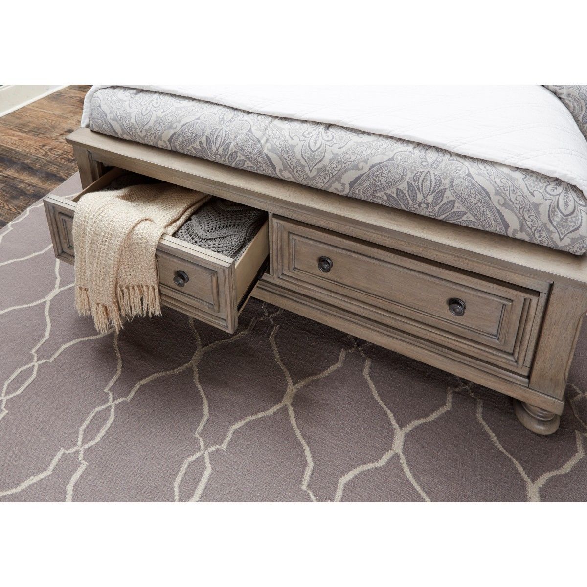 Bethel - Platform Bed With Footboard Storage