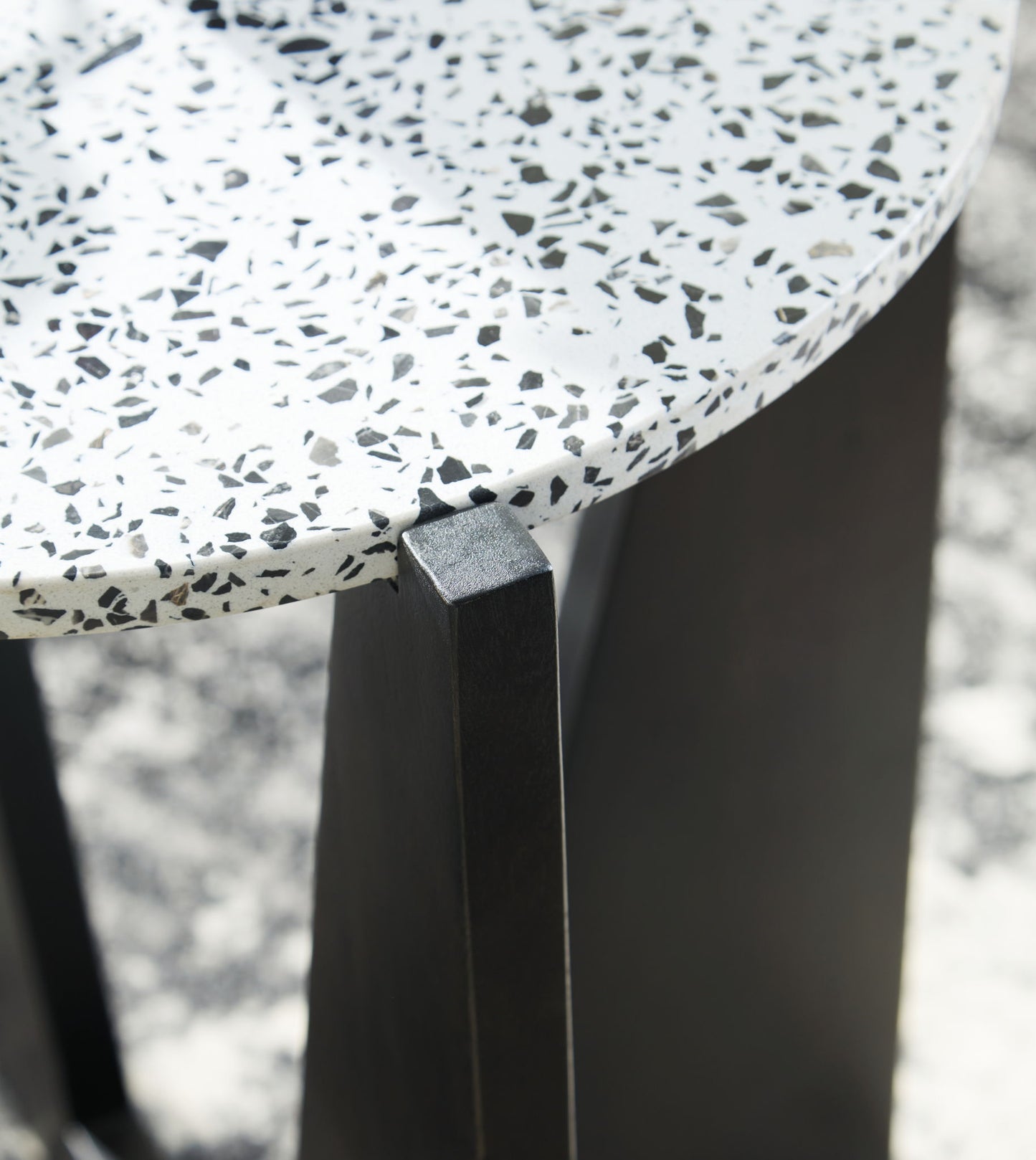 Tellrich - Accent Table - Black / White