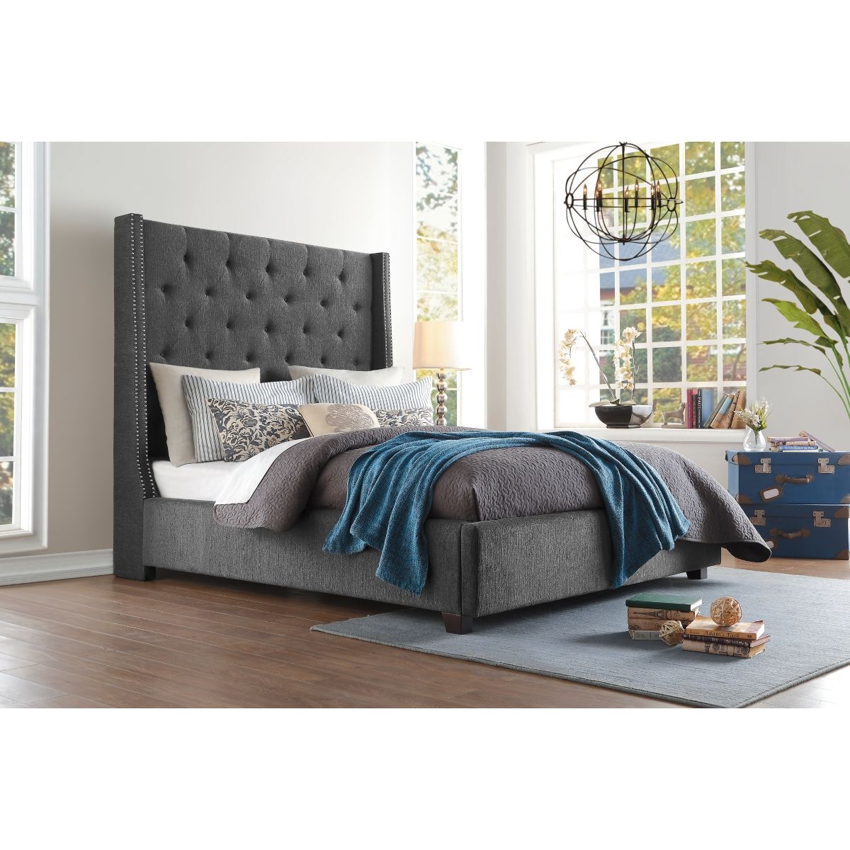 Fairborn - Platform Bed With Storage Footboard