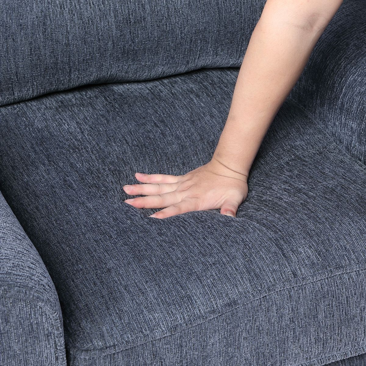 Bennett - Loveseat