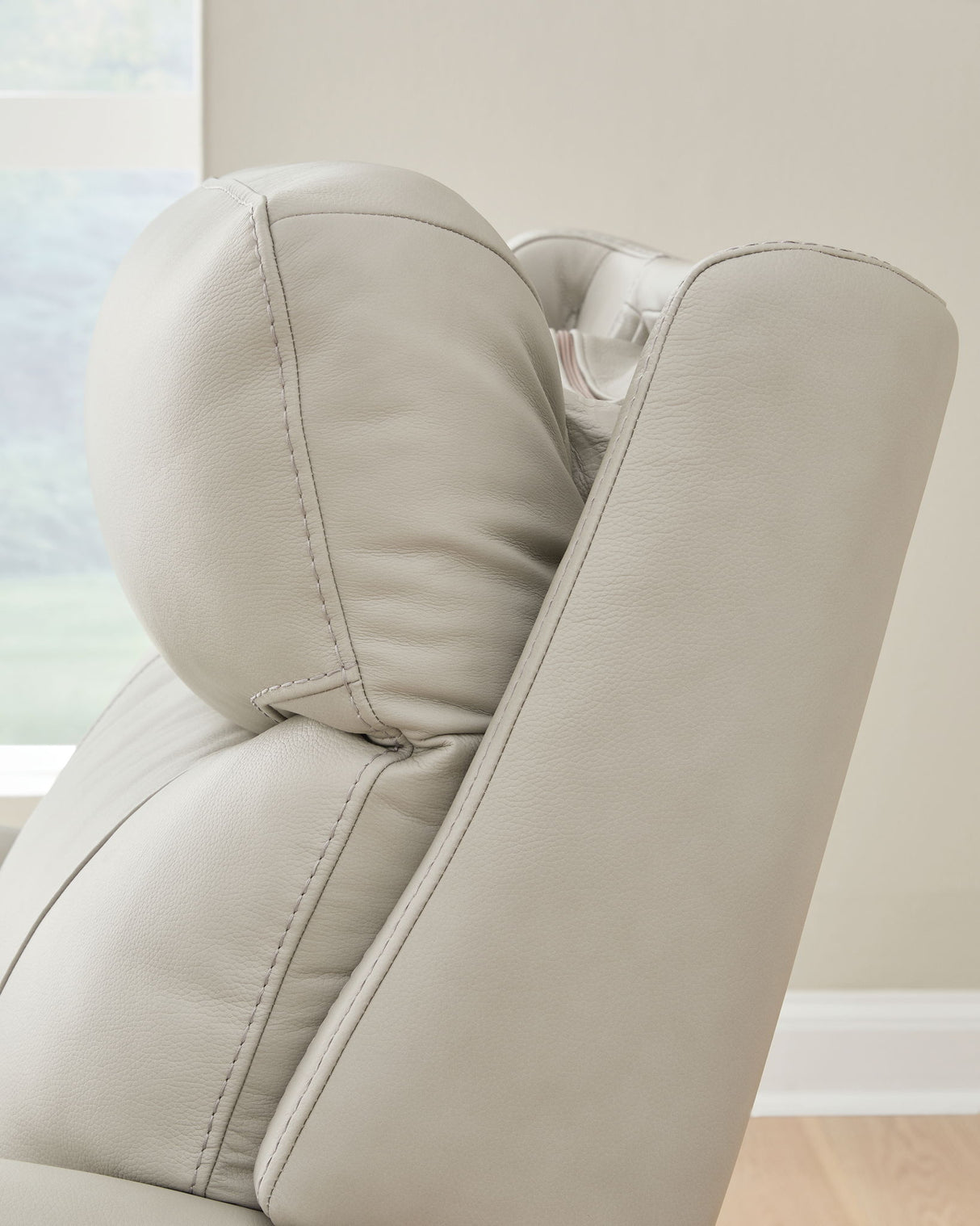 Pincara - Power AutoGlide Recliner With Adjustable Headrest