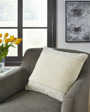 Furniture City - MS - Ashley Furniture - Rowcher Pillows - Pillow (4/CS) / Gray/White - A1001004