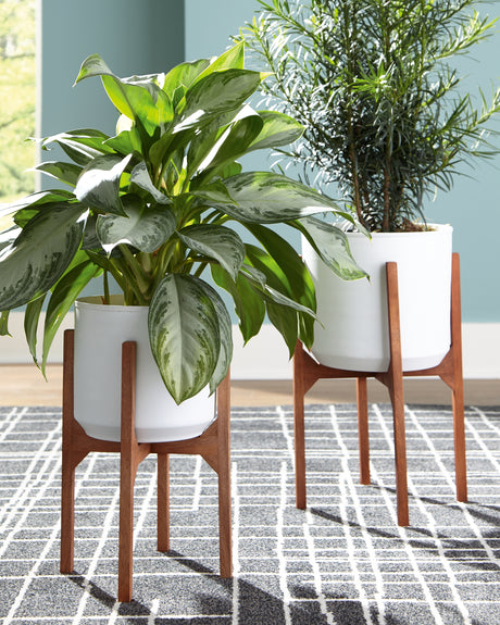 Furniture City - MS - Ashley Furniture - Dorcey Planter (Set of 2) - Planter Set (Set of 2) / White/Brown - A2000427