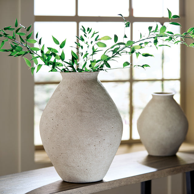 Furniture City - MS - Ashley Furniture - Hannela Vase - Vase / Antique Tan - A2000514