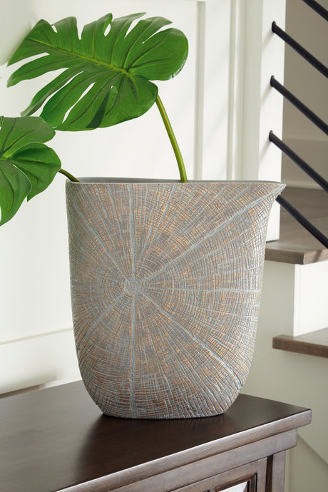 Furniture City - MS - Ashley Furniture - Ardenley Vase - Vase (2/CS) / Antique Gold Finish - A2000608