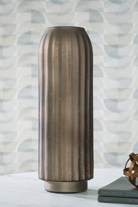 Furniture City - MS - Ashley Furniture - Briarcott Vase - Vase / Brown - A2000705