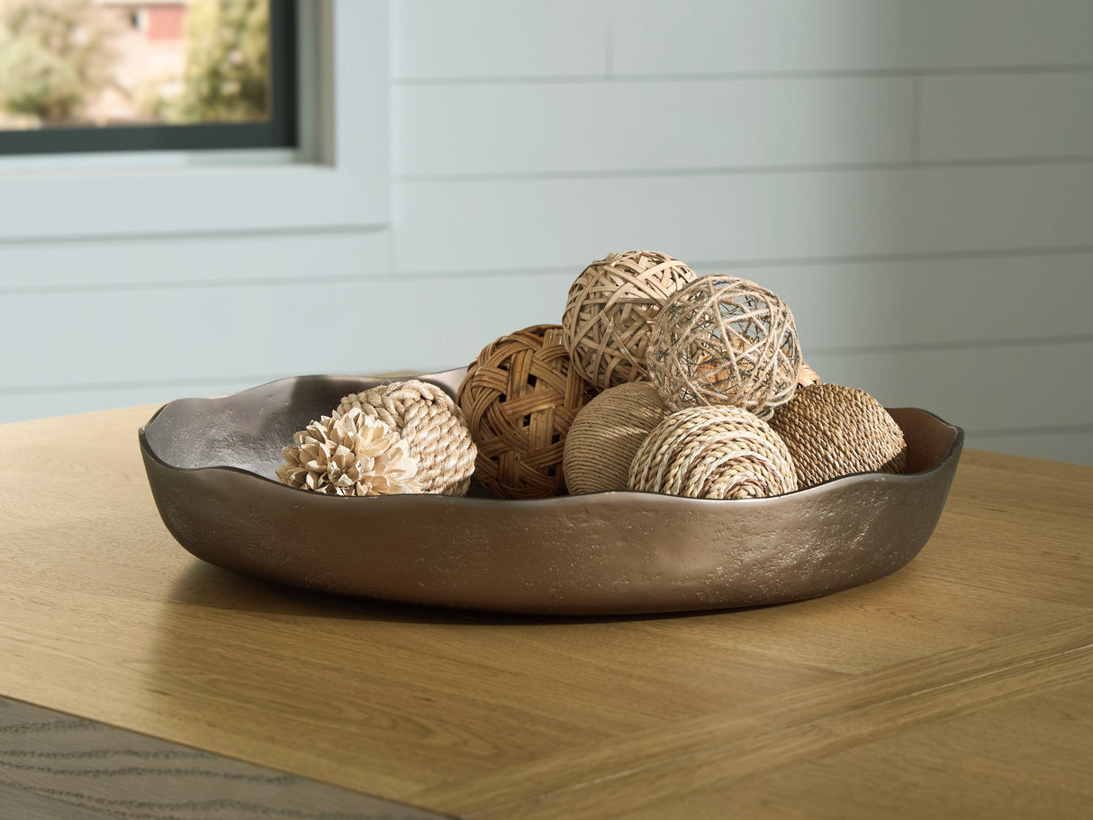 Furniture City - MS - Ashley Furniture - Wallmen Tray - Tray / Champagne Gold Finish - A2000817